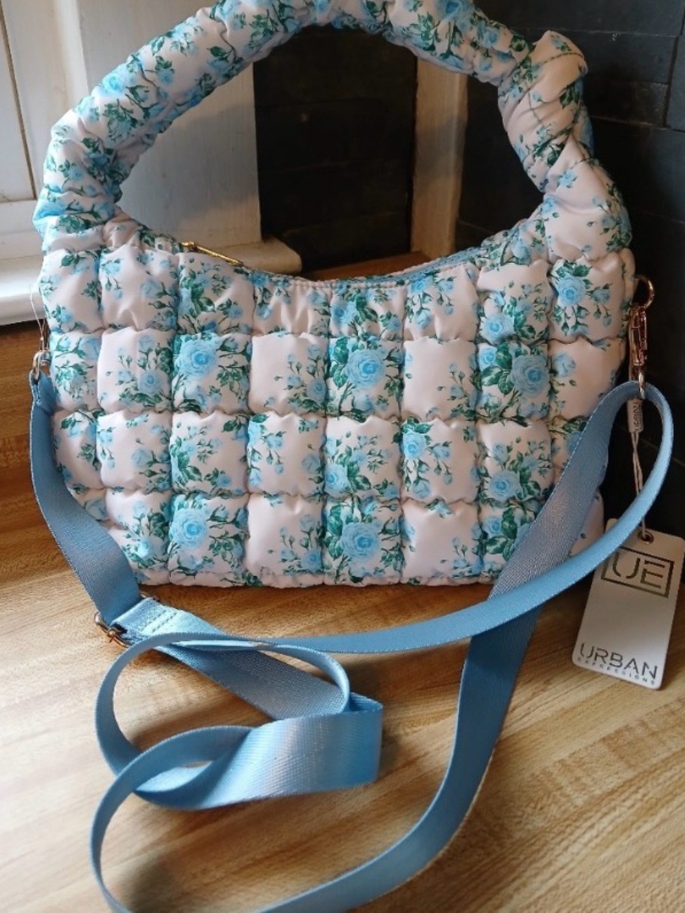 Urban Expressions NWT White Floral Puffer Shoulder